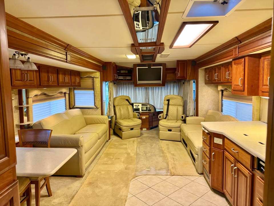 Front lounge and cockpit